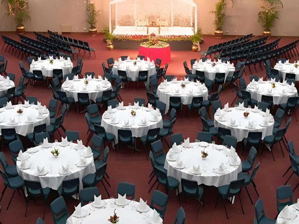Hotel Ruposhi Bangla ダッカ エクステリア 写真