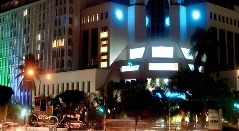 Hotel Ruposhi Bangla ダッカ エクステリア 写真