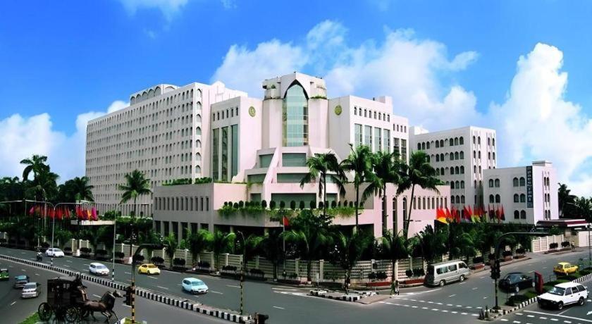 Hotel Ruposhi Bangla ダッカ エクステリア 写真
