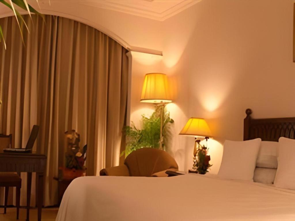 Hotel Ruposhi Bangla ダッカ エクステリア 写真