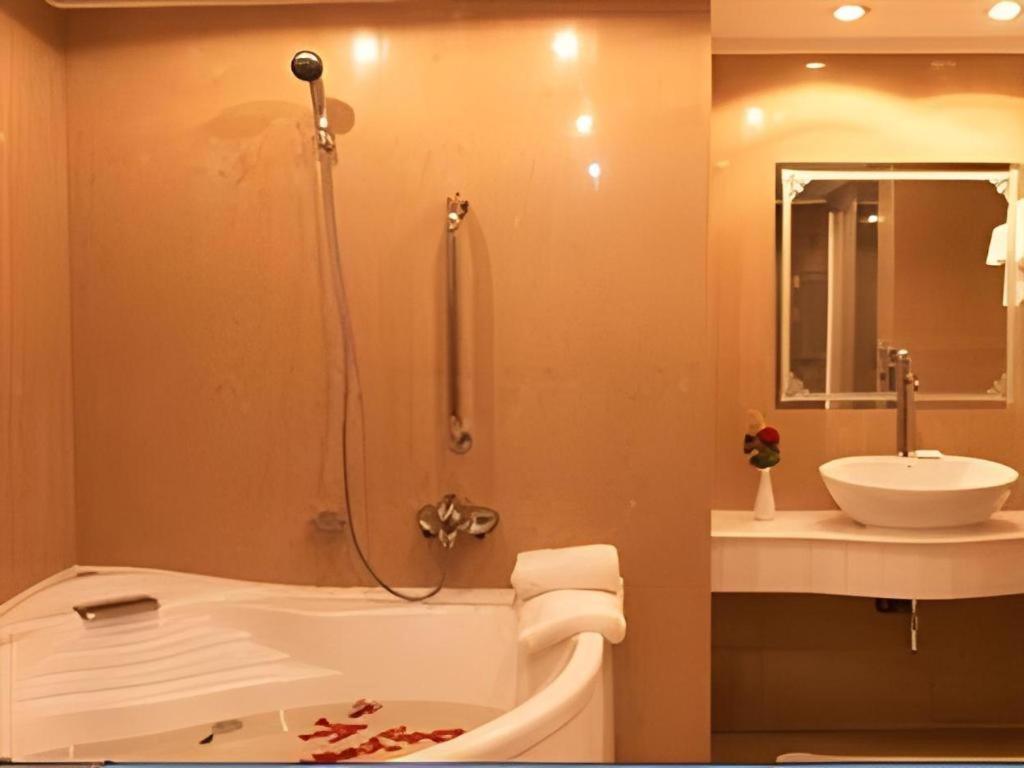 Hotel Ruposhi Bangla ダッカ エクステリア 写真